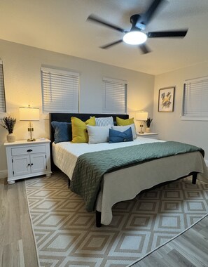 4 bedrooms, iron/ironing board, WiFi, bed sheets