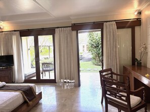 16 quartos, cofres nos quartos, Wi-Fi de cortesia, roupa de cama