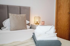 1 غرفة نوم وخدمة الإنترنت وملاءات أسرّة