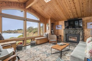 Smart TV, fireplace, DVD player, books