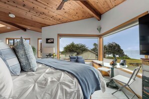 4 bedrooms, iron/ironing board, travel crib, free WiFi - Dew Point Retreat, by Vinifera Homes (Gualala)