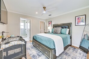 5 bedrooms, iron/ironing board, travel cot, Internet