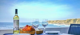 GuestReady - Beachfront Casa da Praia