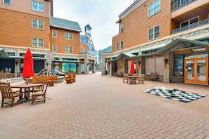 Outdoor dining - On-Site Gondola Access: Keystone Ski Condo (Keystone)