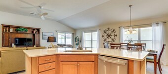< 1 Mi to Brownwood Paddock Square: Home w/ Patio!