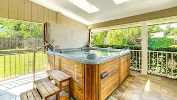 Bain à remous extérieur