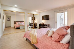 2 bedrooms, iron/ironing board, travel cot, Internet - 5 Mi to Dtwn St George: Condo w/ Resort Amenities! (St. George)
