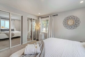 7 Schlafzimmer, Bügeleisen/Bügelbrett, Reisekinderbett, WLAN