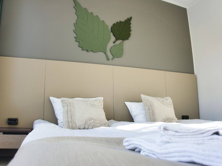 Soundproofing, bed sheets