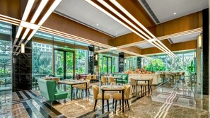 Daily cooked-to-order breakfast for a fee - Serensia Woods (Zhuhai)
