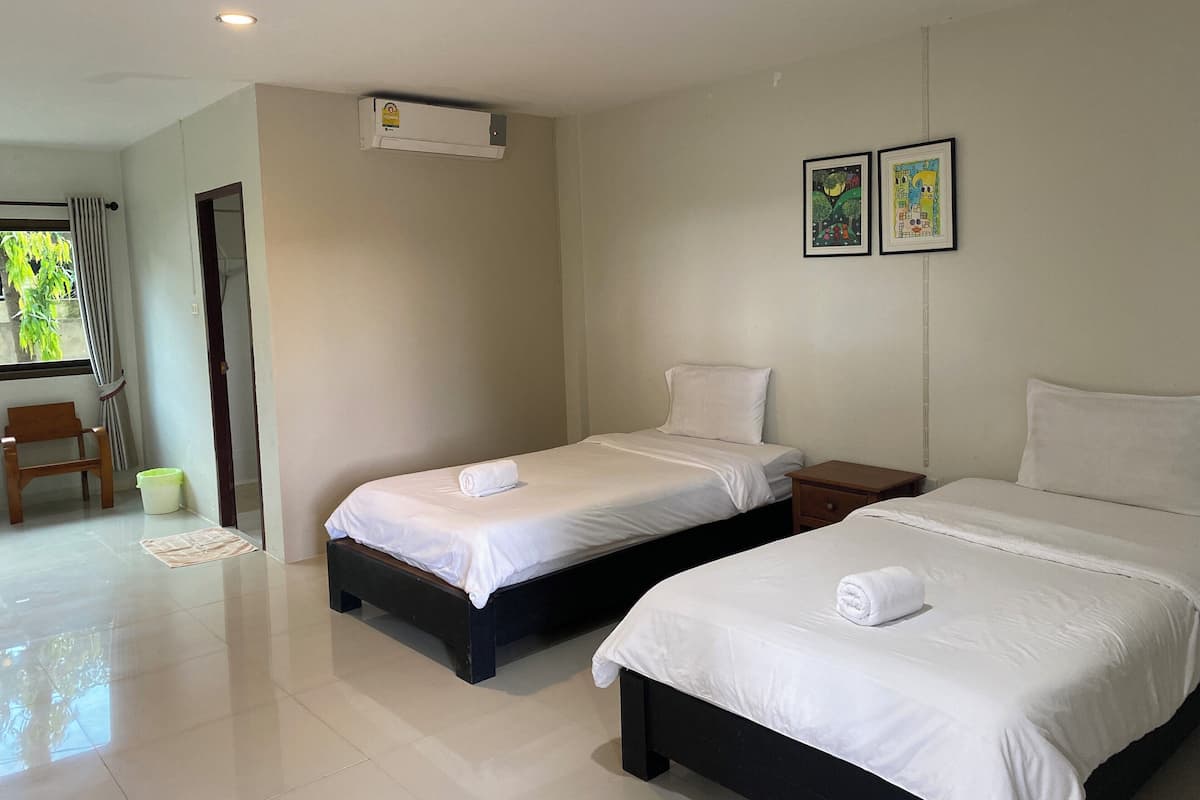 Standard Room, 2 Twin Beds, Non Smoking | Soundproofing, free WiFi