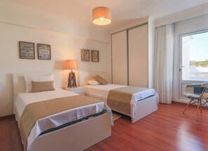 3 Schlafzimmer, Schreibtisch, Internetzugang, Bettwäsche