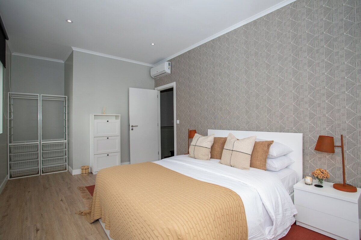 2 間睡房、上網、床單