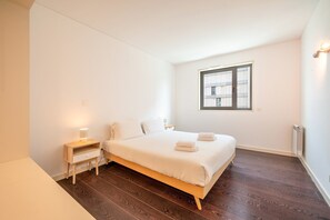 1 slaapkamer, een strijkplank/strijkijzer, internet, beddengoed