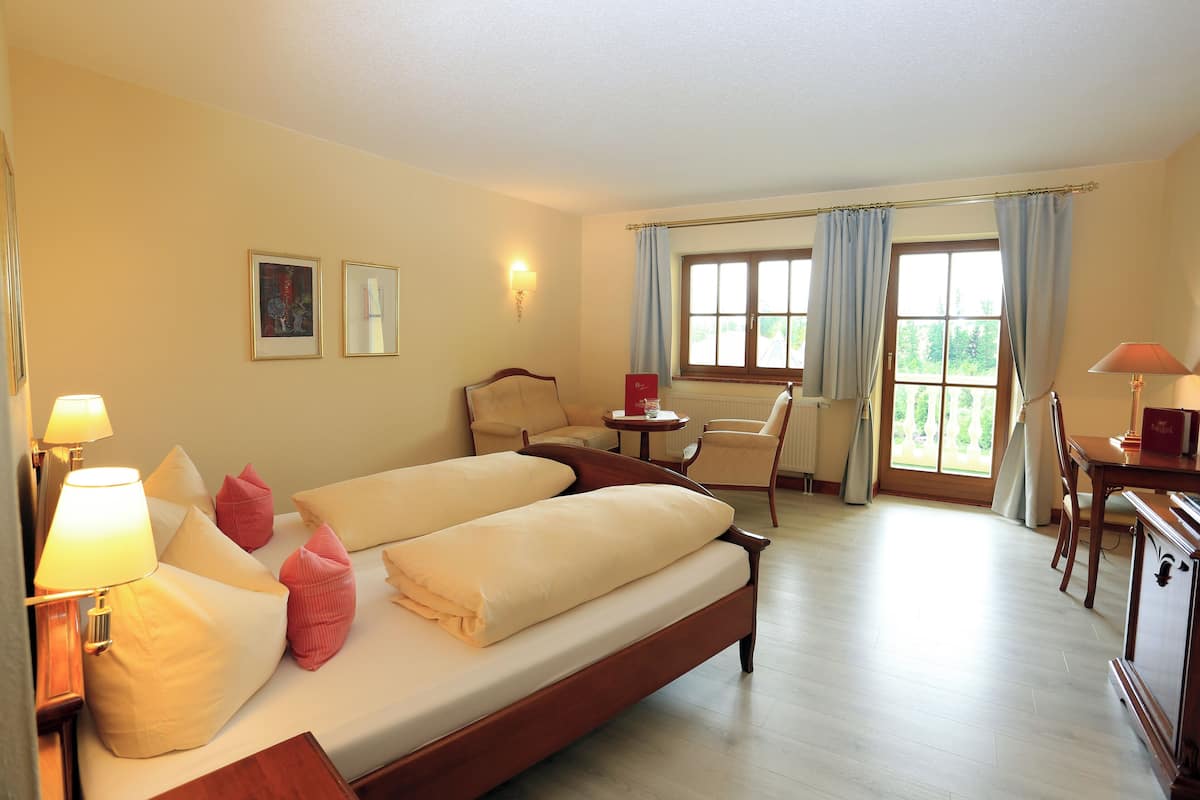 Double Room, Balcony | 1 bedroom, in-room safe, laptop workspace, free WiFi