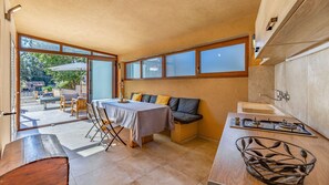 冷蔵庫、電子レンジ、オーブン、食器洗い機