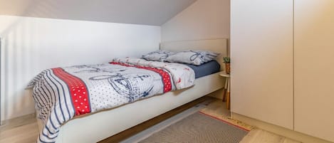 3 makuuhuonetta, silitysrauta/-lauta, ilmainen Wi-Fi, vuodevaatteet