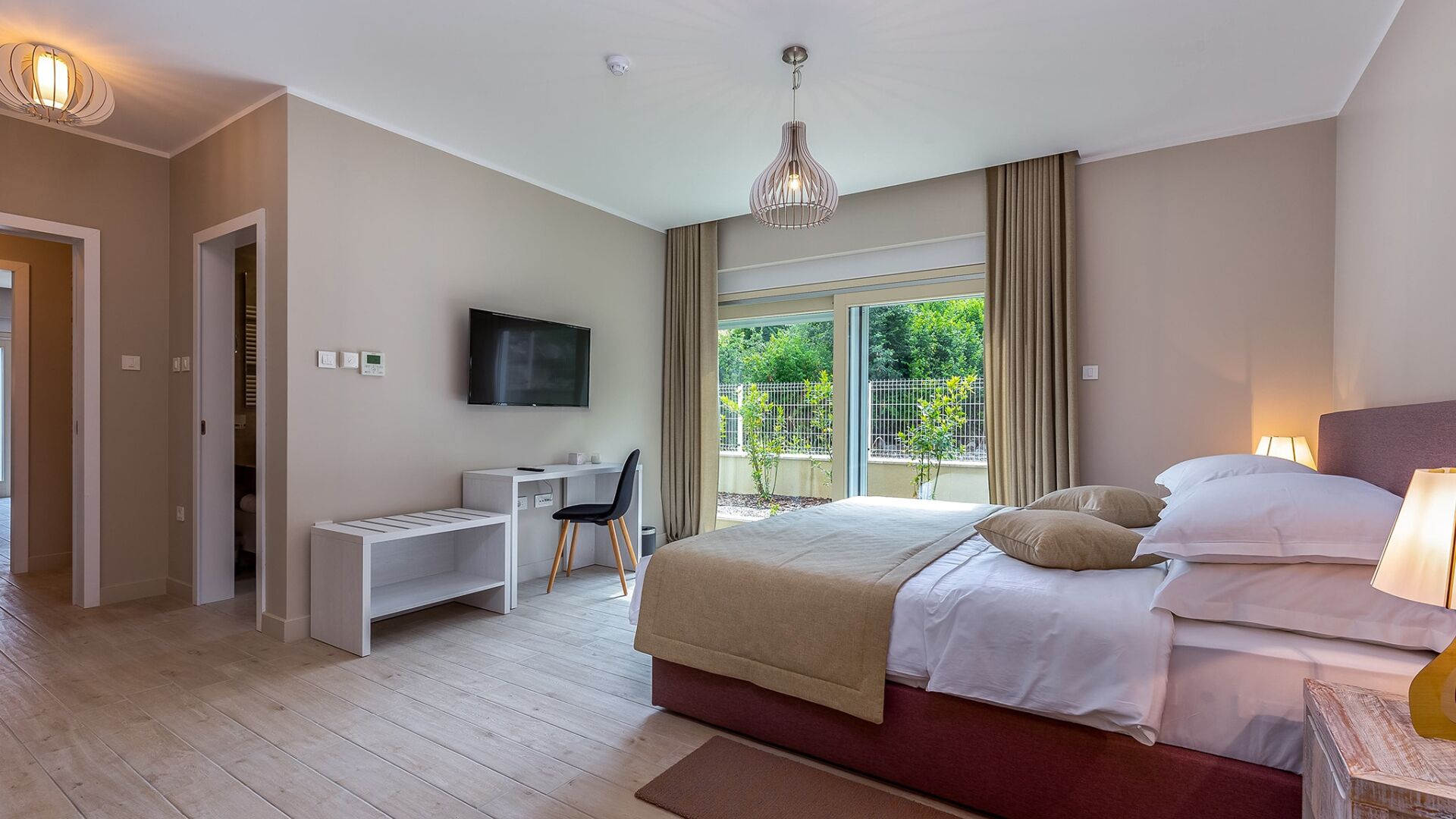 4 chambres, fer et planche à repasser, Wi-Fi gratuit, draps fournis