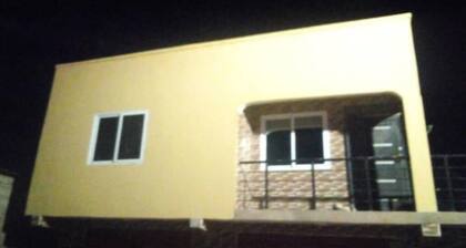 Cozy 1-bedroom apartment with AC, WiFi and kitchen in Cape Coast Abura New Town