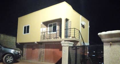 Cozy 1-bedroom apartment with AC, WiFi and kitchen in Cape Coast Abura New Town