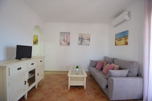 Living area - Playa Grande 97 - One Bedroom Apartment, Sleeps 3 (Punta del moral)