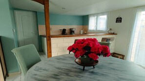 Dining - l'ESCALE cosy gite (Le Tronquay)