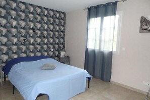 3 dormitoris, planxa i posts de planxar i wifi gratuïta 