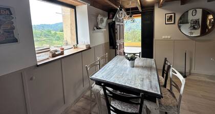 Charming Country House in Asturias with Mountain Views – La Roza