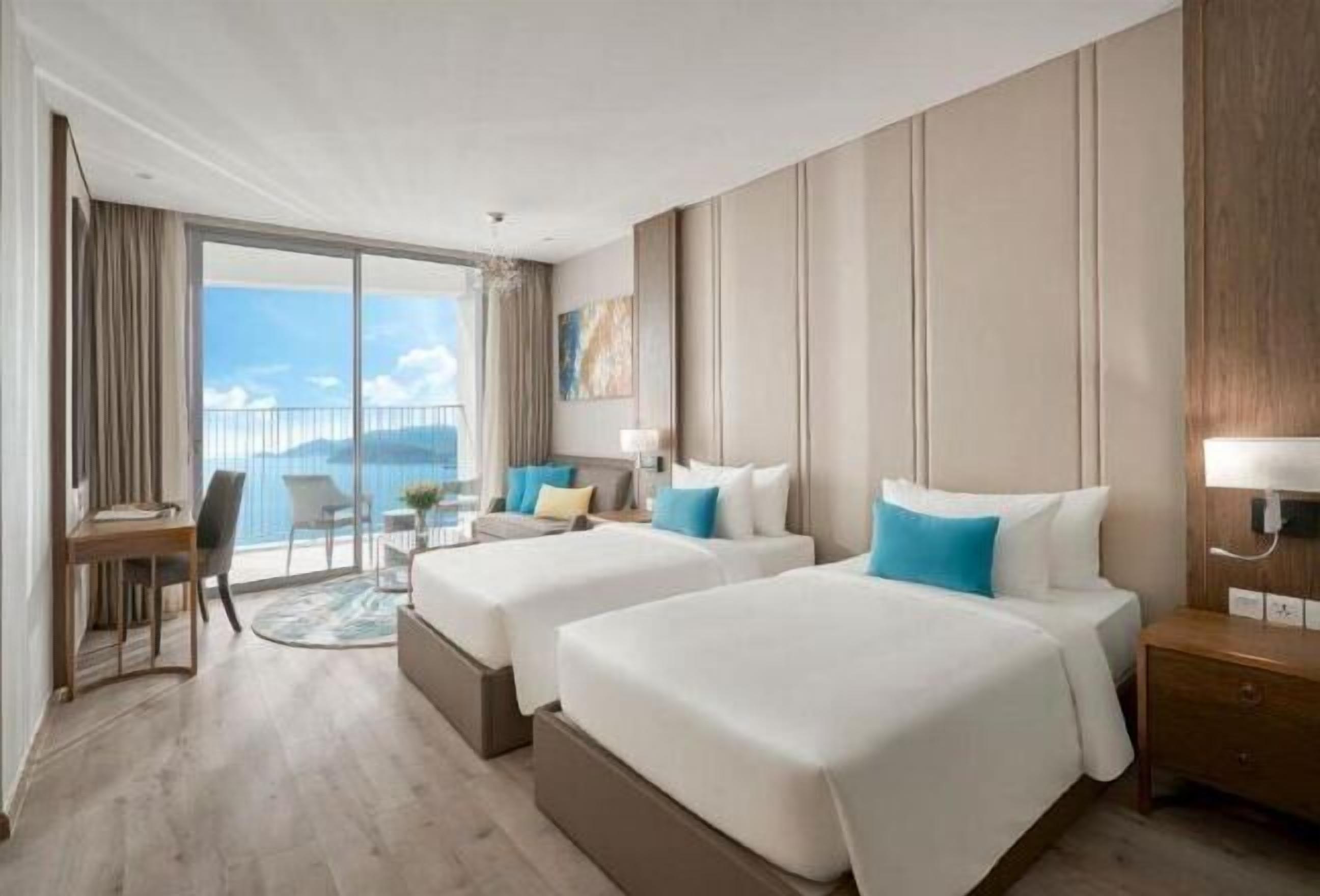 책상, 노트북 작업 공간, 암막 커튼, 무료 WiFi