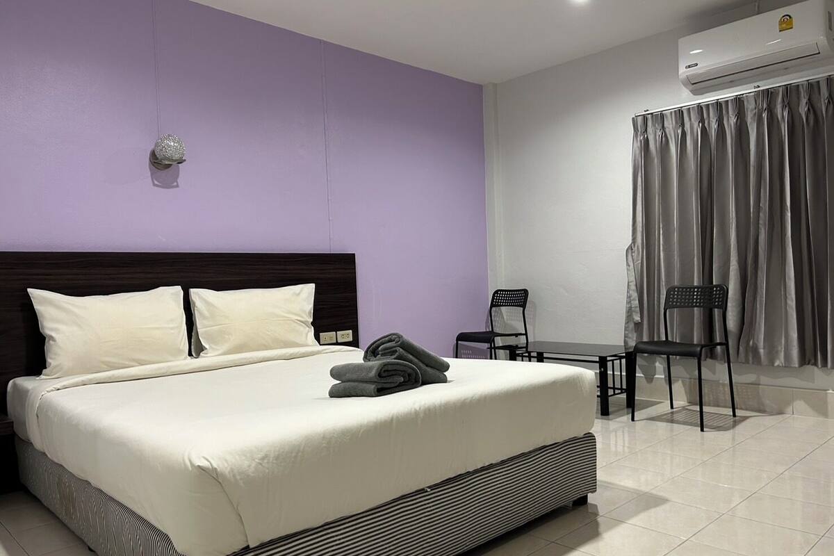 Habitación Deluxe doble | Espacio para trabajar con un portátil y wifi gratis