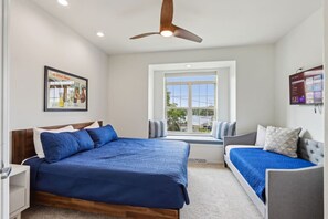4 bedrooms, iron/ironing board, free WiFi, bed sheets