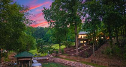 Lakefront Retreat • Dock + Hot Tub + Game Room + Fire Pit | Cove's End