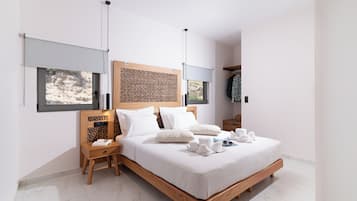 Penthouse, Balcony, Partial Sea View | Kalis bunyi, seterika/papan seterika, Wi-fi percuma