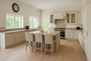 Four, lave-vaisselle