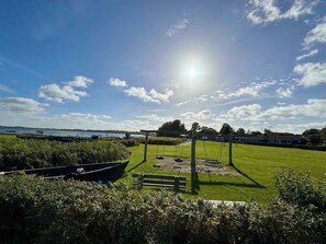 Unclassified image, 5 of 39, button