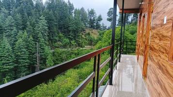 Deluxe Double Room, Balcony, Mountain View | Balcony