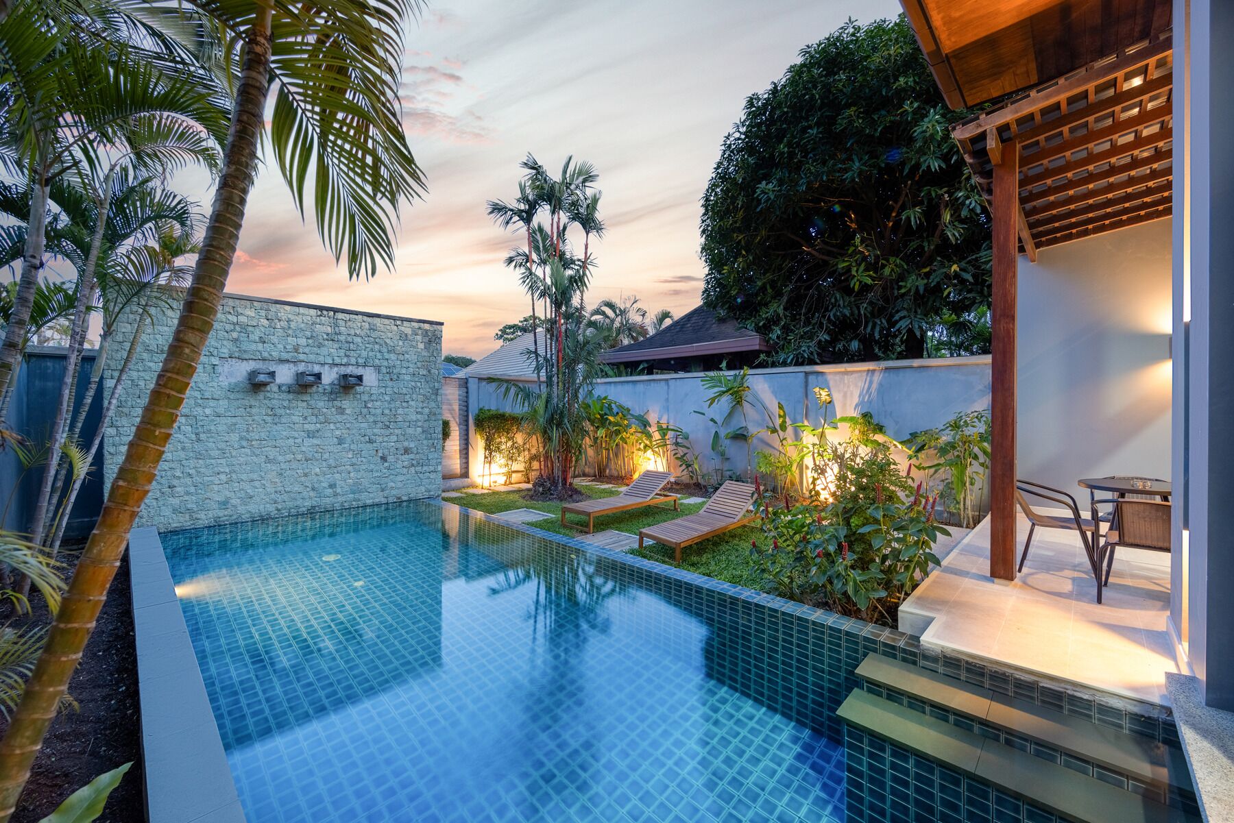 Villa, terrasse, bassengutsikt | Innvendig