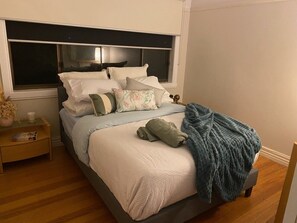 2 bedrooms, WiFi, bed sheets