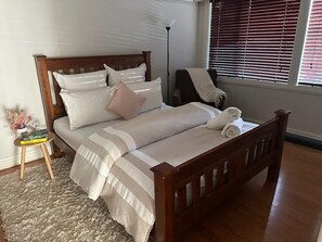 2 bedrooms, WiFi, bed sheets