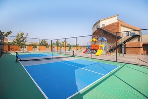 子供用の遊び場 - 屋外