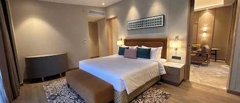 Coffres-forts dans les chambres, bureau, fer et planche Ă repasser