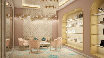 تفاصيل الفندق من الداخل