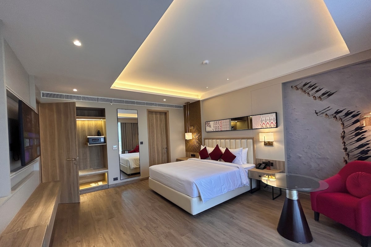 Junior Suite | Minibar, caja fuerte, escritorio y tabla de planchar con plancha