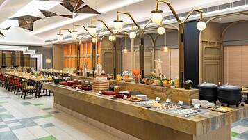 Free daily buffet breakfast