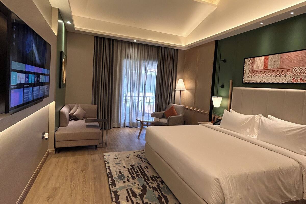 Premium King Room | Minibar, caja fuerte, escritorio y tabla de planchar con plancha