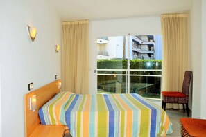 3 habitaciones, tabla de planchar con plancha y wifi gratis 