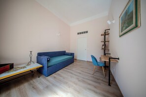 Deluxe Room | Desk, blackout drapes, iron/ironing board, free WiFi - Mantellate 9 (Florence)