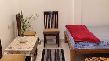 ์ปดํฌํธ ํธ๋ฆฌํ๋ฃธ, ์นจ์ค 1๊ฐ, ๋ฐ์ฝ๋ | ํ๋ก์ฐํ ์นจ๋, ๋ฌด๋ฃ WiFi, ์นจ๋ ์ํธ