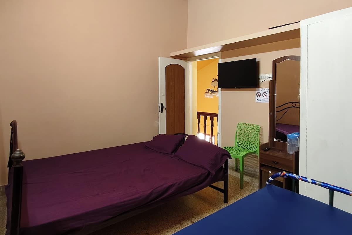 Standard Double Room | Soundproofing, free WiFi