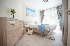 3 bedrooms, iron/ironing board, travel cot, free WiFi - Holiday Home in Fuhlendorf (Fuhlendorf)